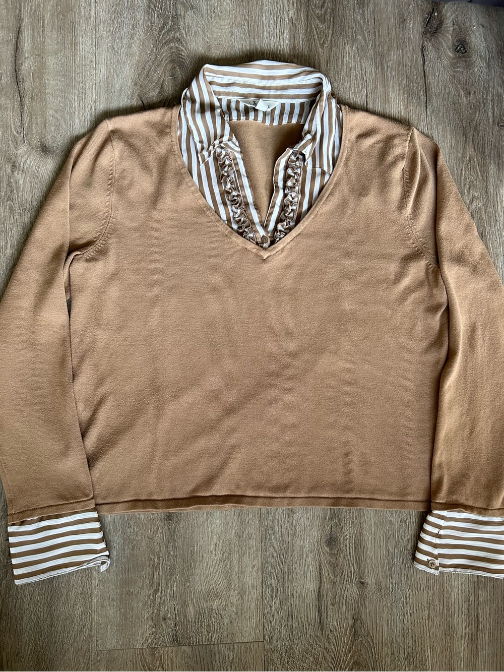 Vtg Jessica Camel V-Neck Sweater with Striped Layered Collar